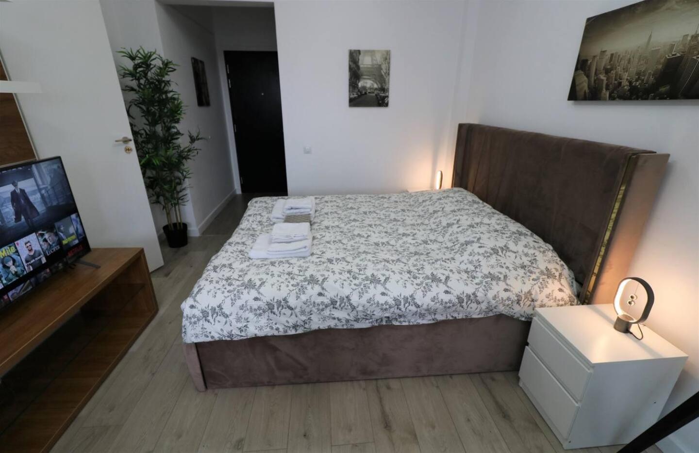Charming City Center Apartment - Free Minibar Bucharest Luaran gambar