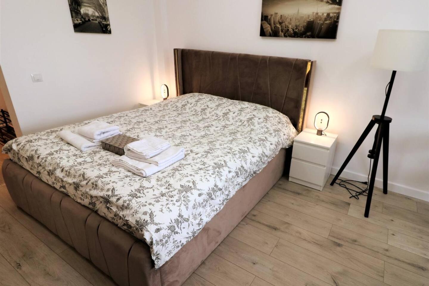 Charming City Center Apartment - Free Minibar Bucharest Luaran gambar